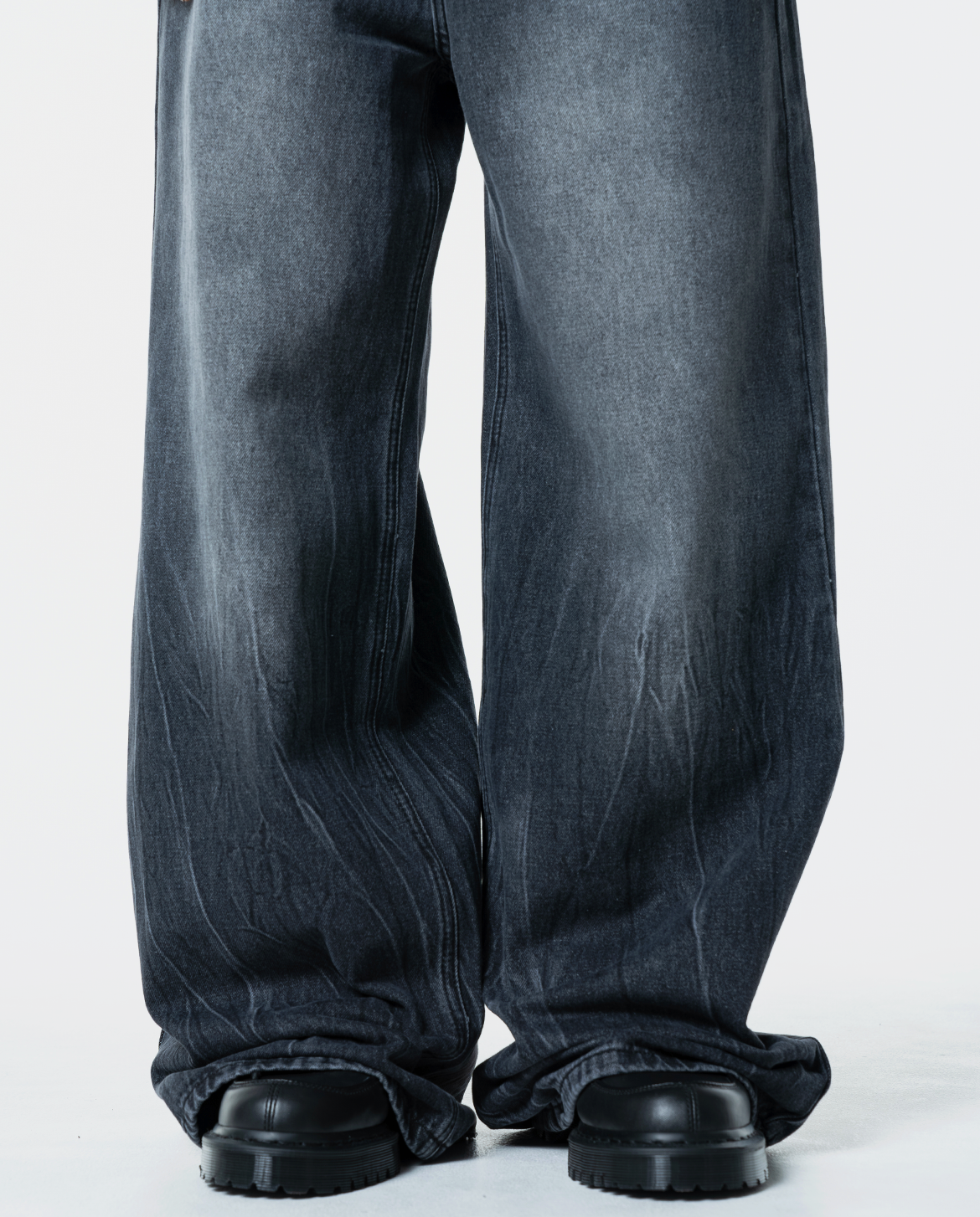 MENES Black Clouded Wide-leg Jeans - パンツ MENES Black Clouded Wide-leg Jeans - パンツ