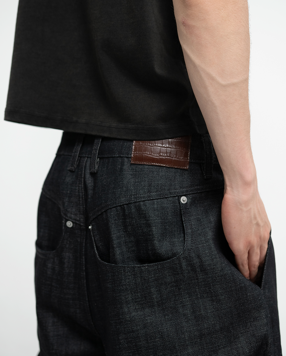 (完売品) MENES Janome Raw Baggy Jeans MENES Janome Raw Baggy Jeans - Black