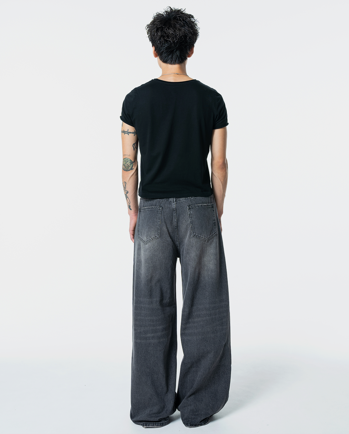 ダークグレー ワイドレッグデニム