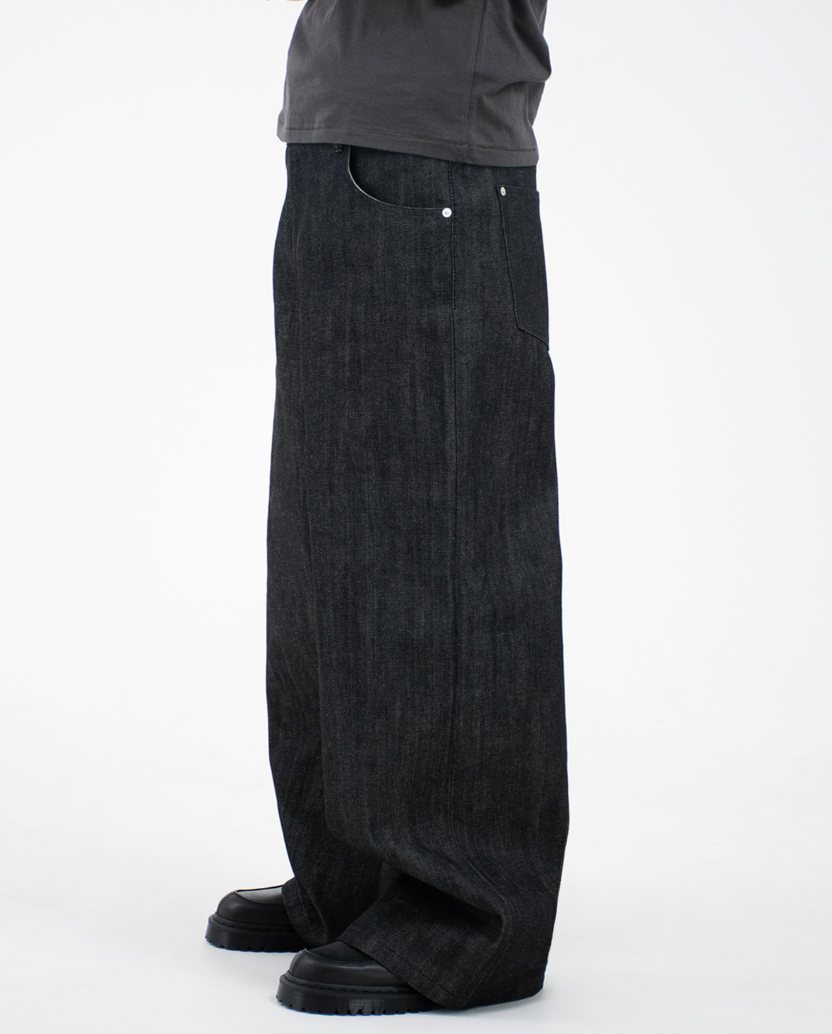 MENES Okayama Raw Selvedge Baggy Jeans - Black