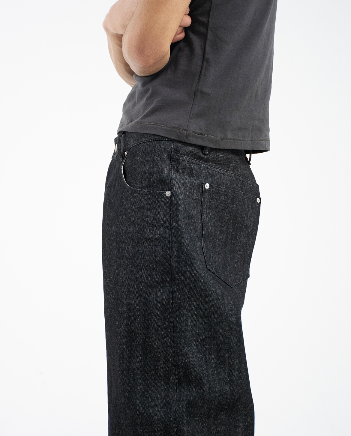 MENES Okayama Raw Selvedge Baggy Jeans - Black MENES Okayama Raw Selvedge Baggy Jeans - Black
