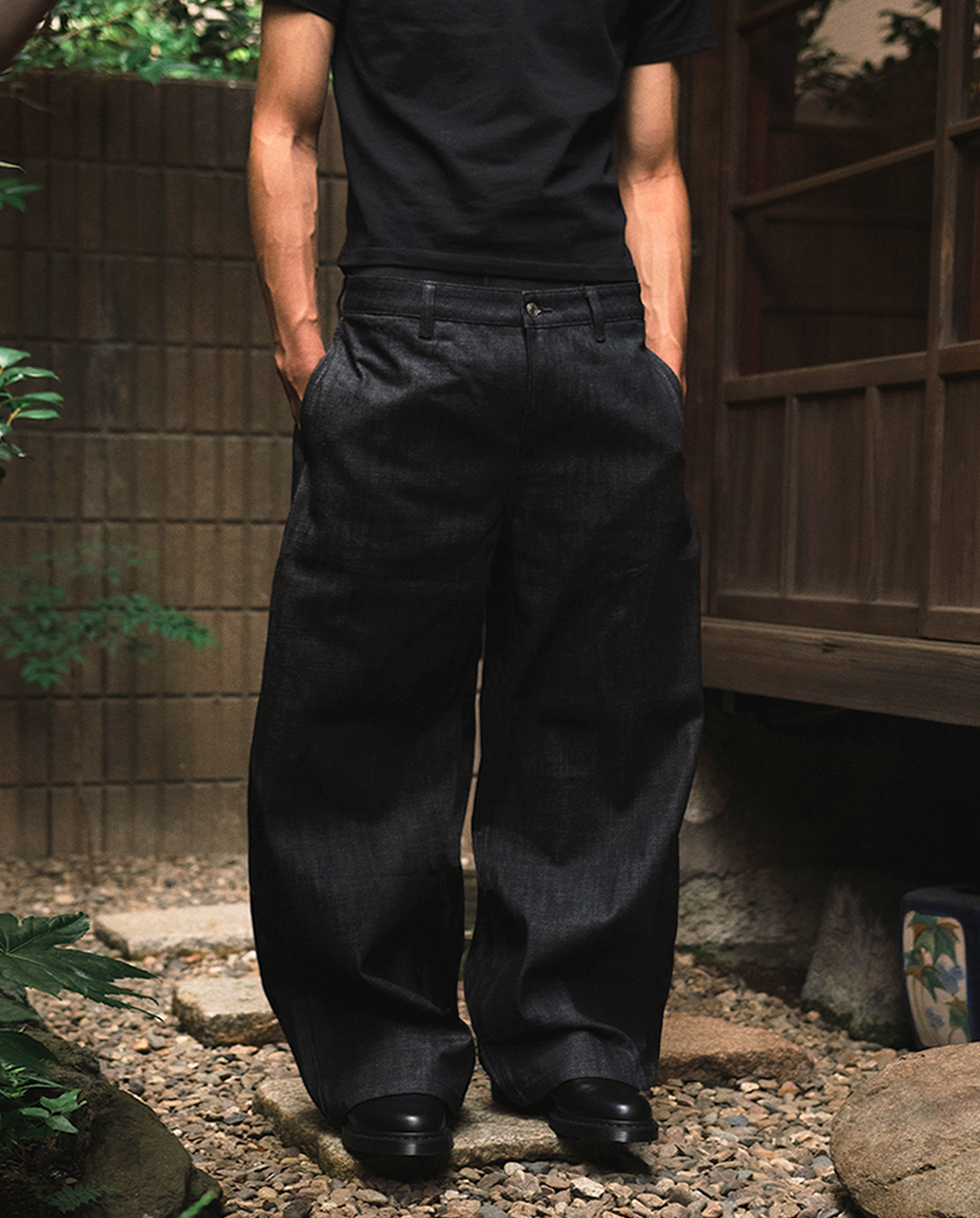 (完売品) MENES Janome Raw Baggy Jeans MENES Janome Raw Baggy Jeans - Black