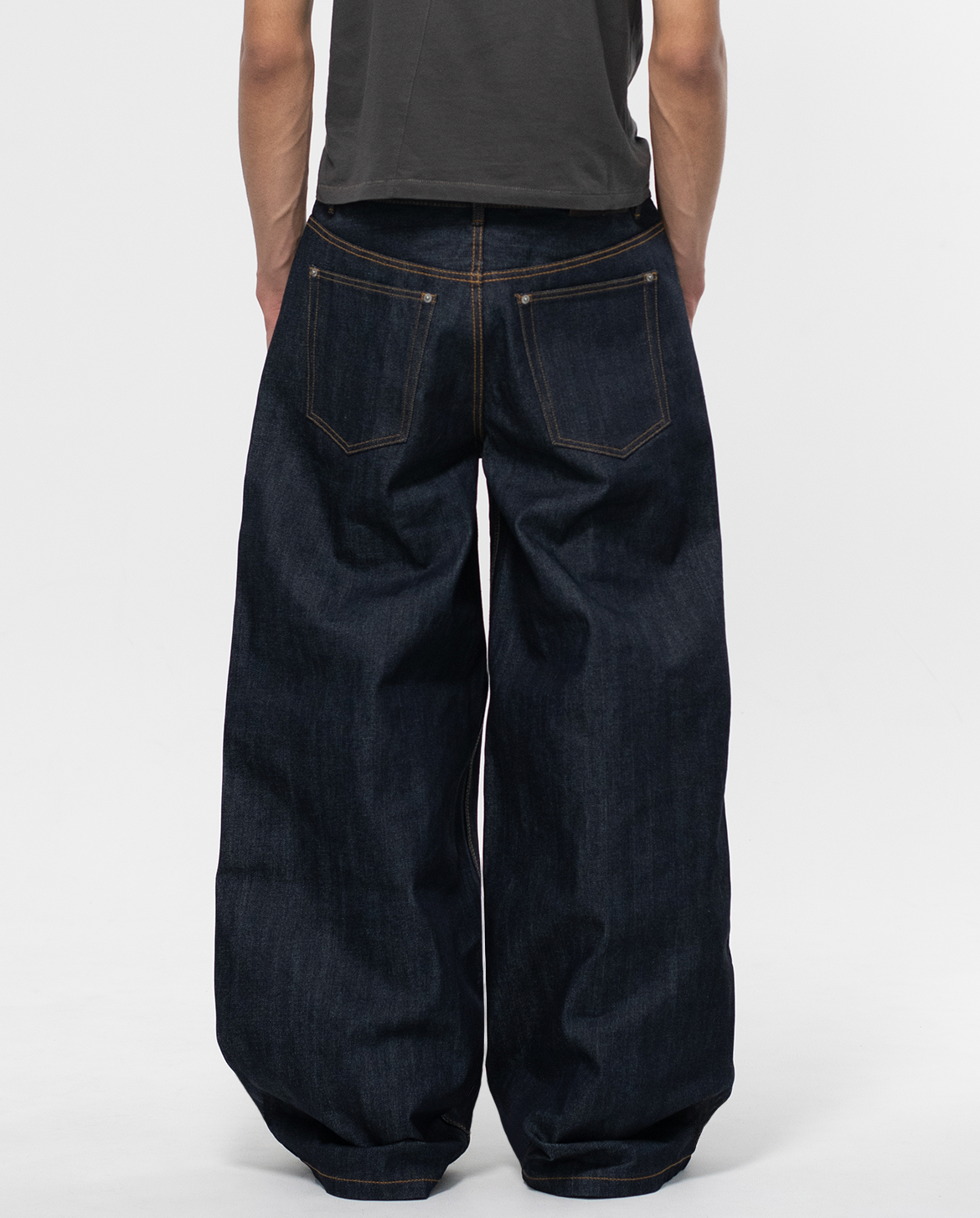 パンツ Menes Okayama Raw Selvedge Baggy Jeans MENES Okayama Raw Selvedge Baggy Jeans - Indigo
